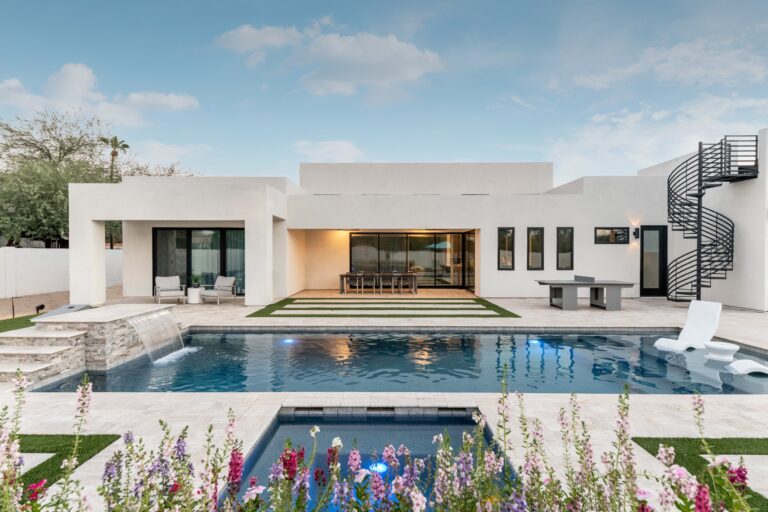 Pool Design Spotlight: Scottsdale Modern Backyard – Presidential Pools ...
